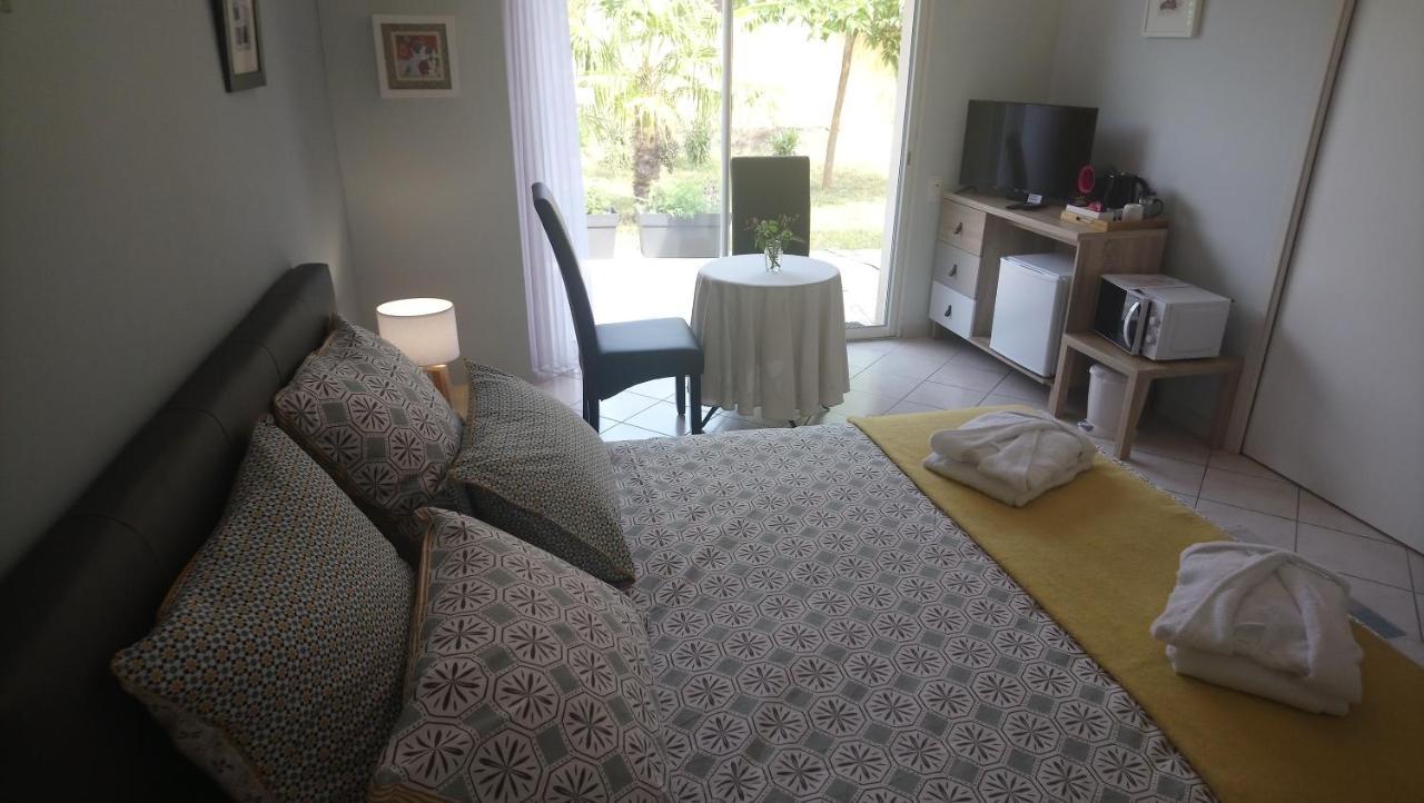 Bed and Breakfast Fleurs De Cosmos Albi Esterno foto