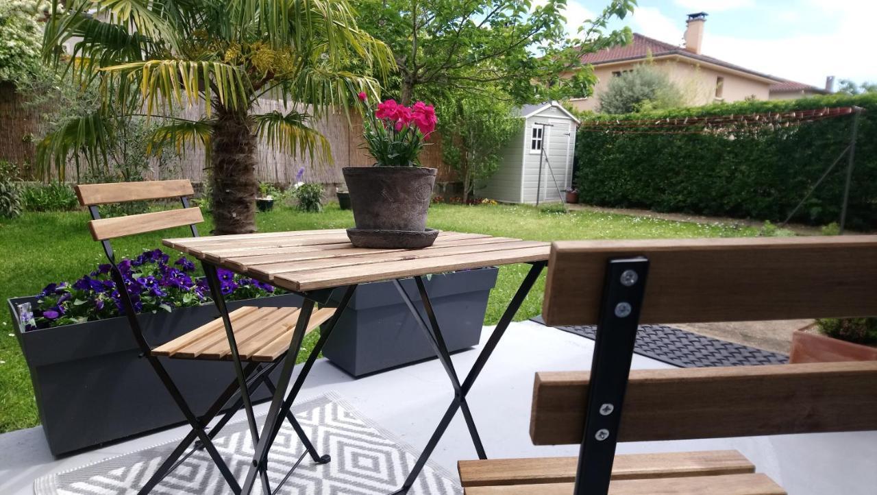 Bed and Breakfast Fleurs De Cosmos Albi Esterno foto