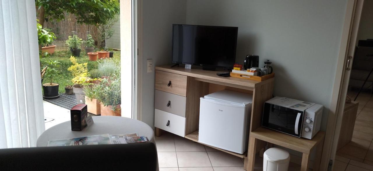 Bed and Breakfast Fleurs De Cosmos Albi Esterno foto